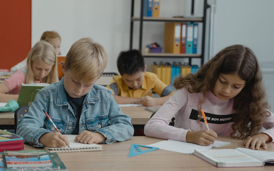 Avec une dictée, ils construisent des salles de classe…            